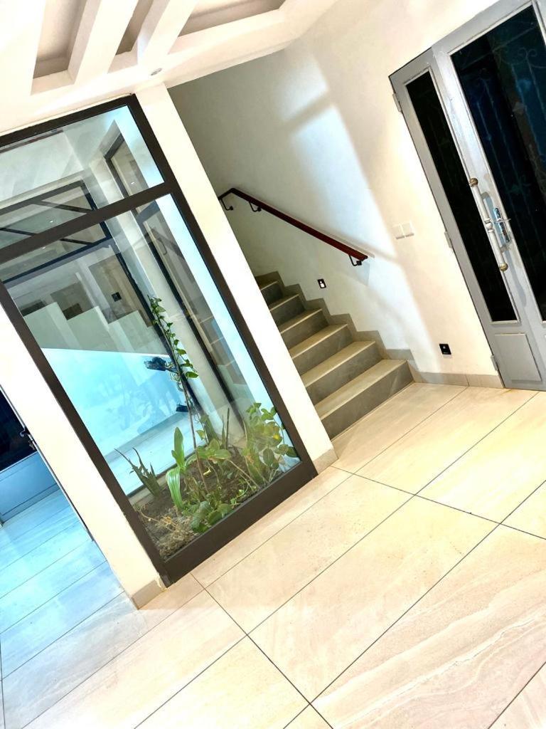 Luxury Suites Chester One Dakar Exterior foto
